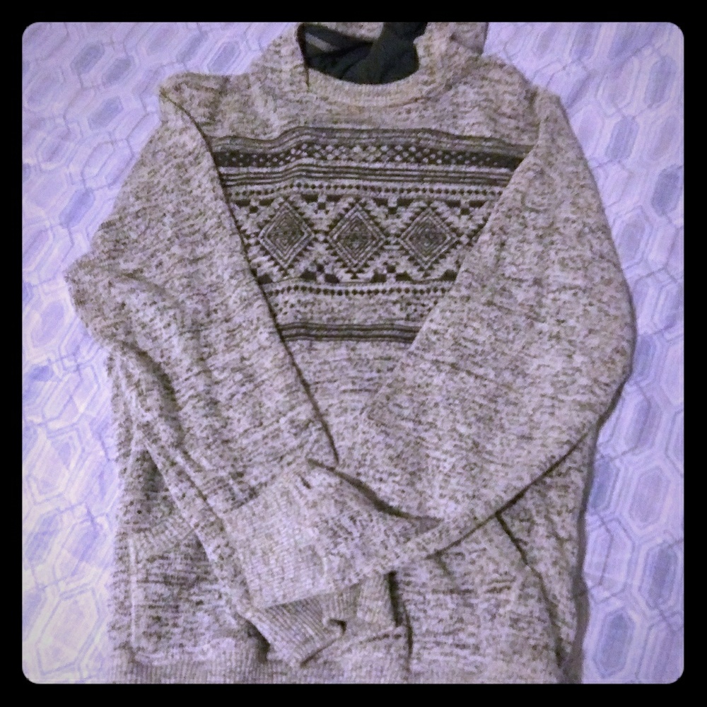 Pullover hoodie